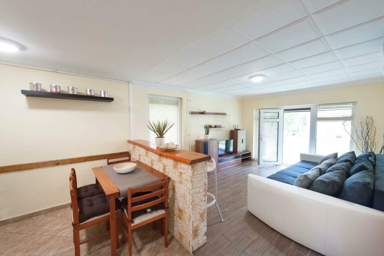 Bier-Lak Apartman House 71 Balatonlelle Eksteriør bilde